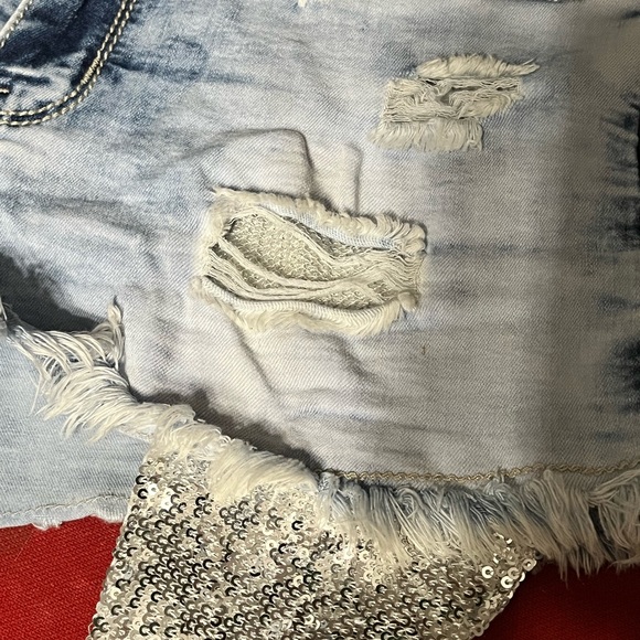 Lolo shorts with silver sparkle pockets - Picture 3 of 8